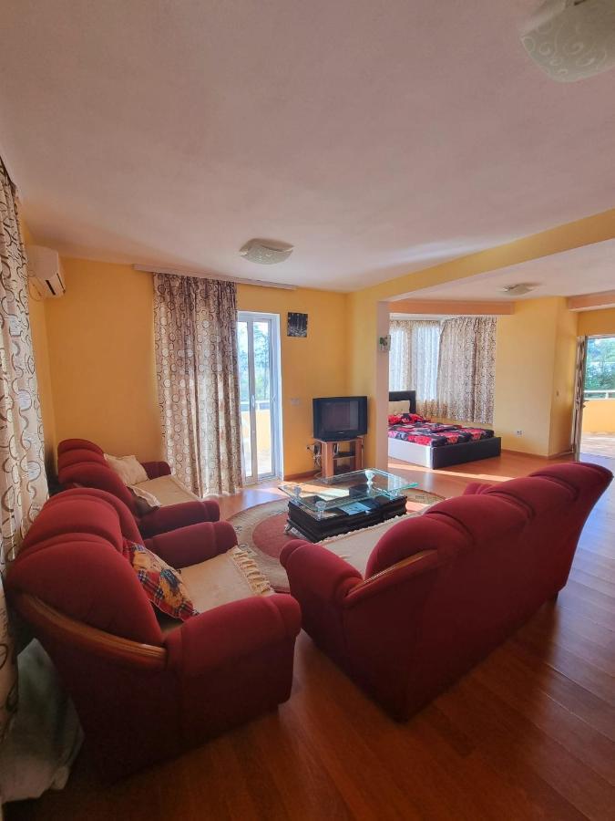 Grandino Holiday Rooms&Apartments Ulcinj Exteriör bild
