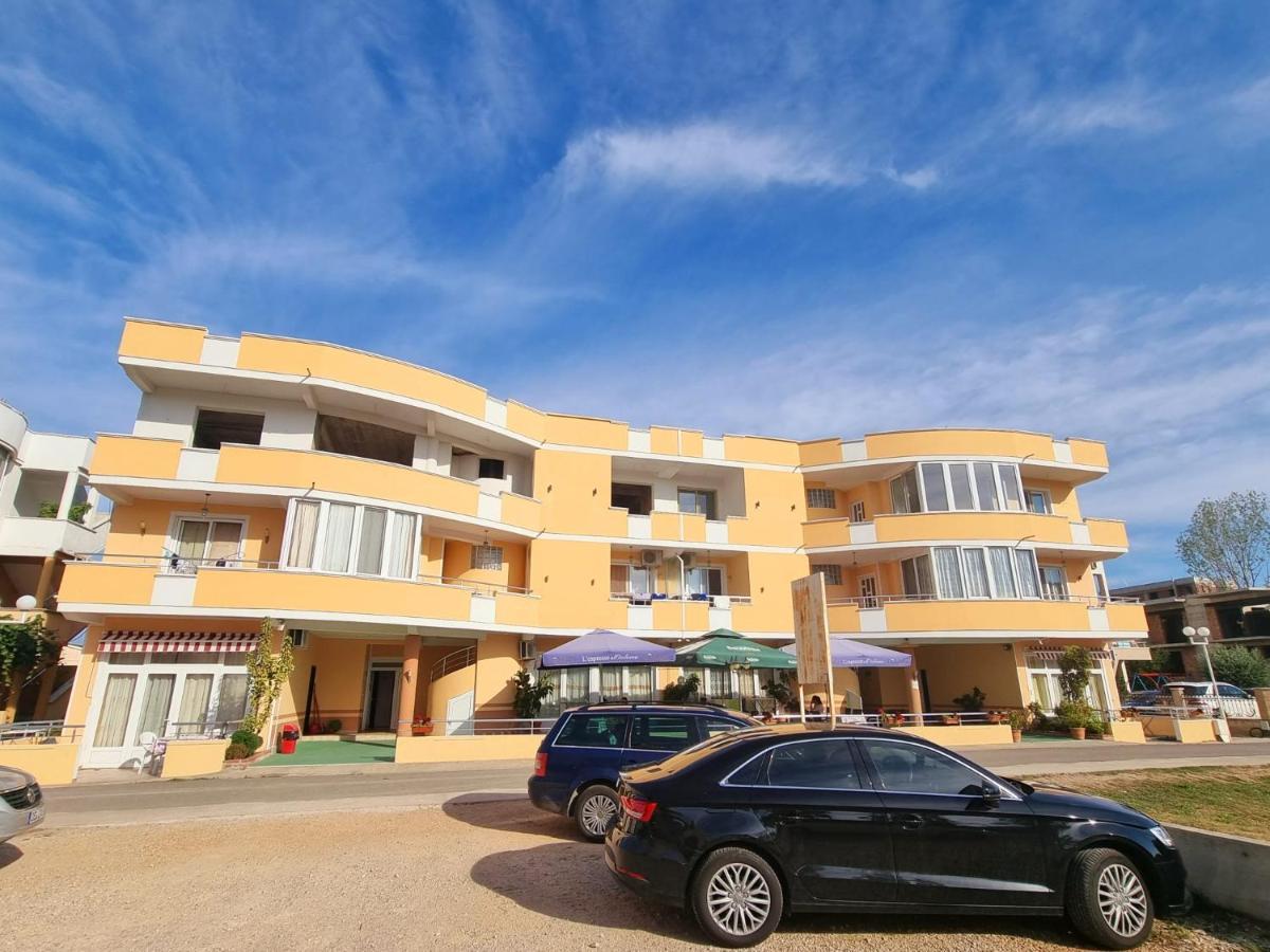 Grandino Holiday Rooms&Apartments Ulcinj Exteriör bild