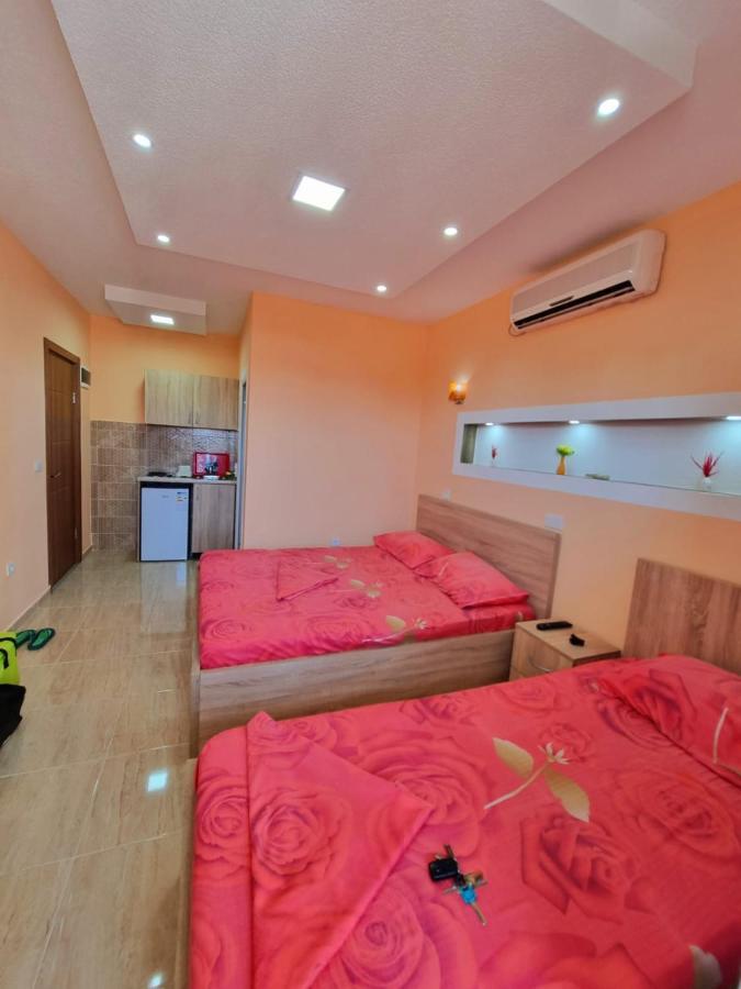 Grandino Holiday Rooms&Apartments Ulcinj Exteriör bild