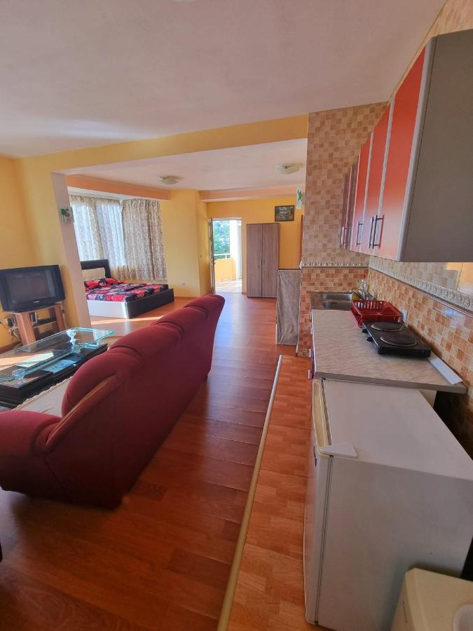 Grandino Holiday Rooms&Apartments Ulcinj Exteriör bild