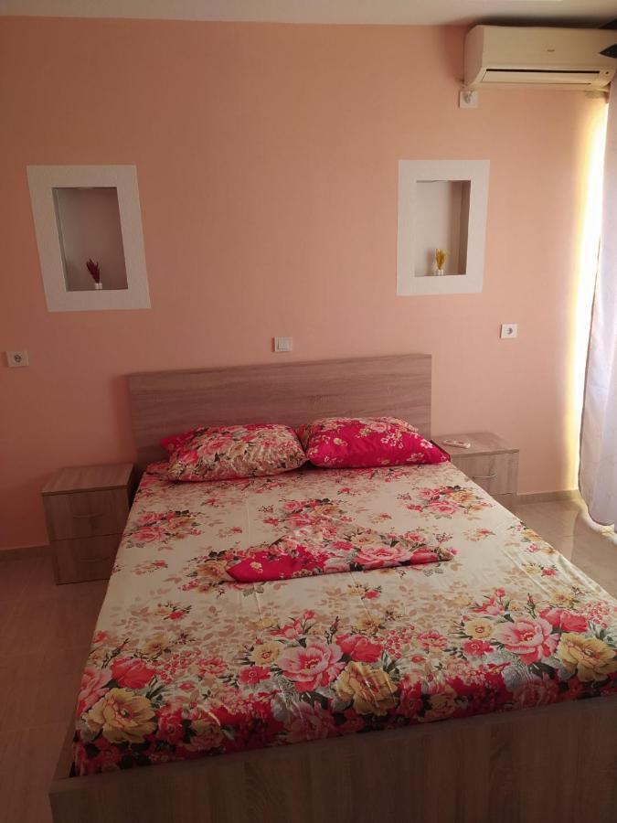 Grandino Holiday Rooms&Apartments Ulcinj Exteriör bild