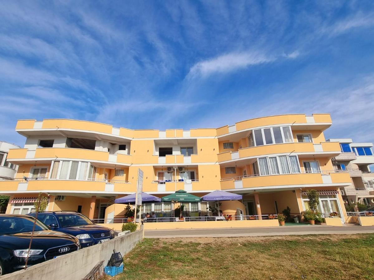 Grandino Holiday Rooms&Apartments Ulcinj Exteriör bild