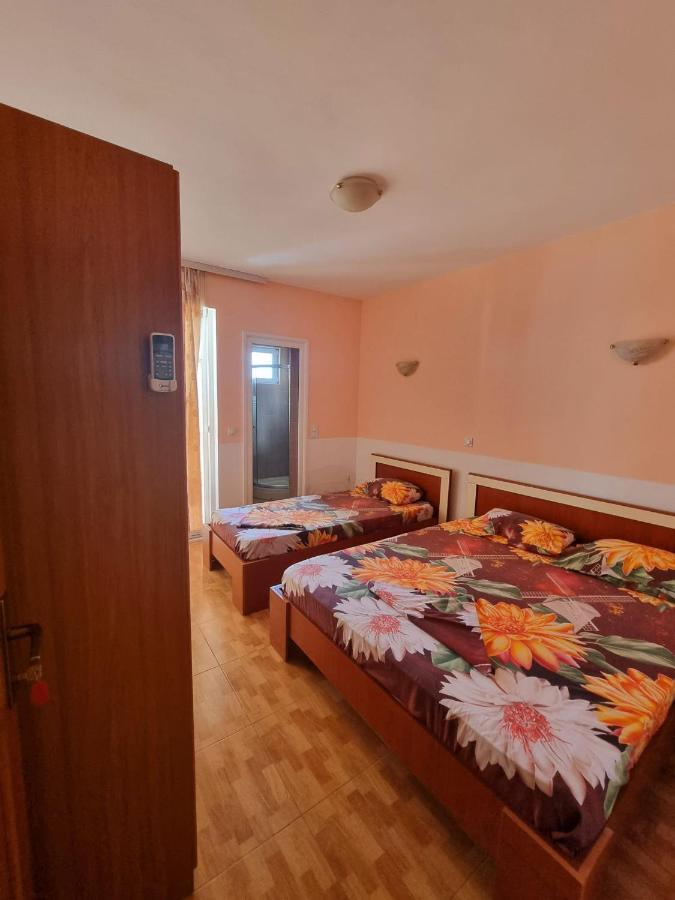 Grandino Holiday Rooms&Apartments Ulcinj Exteriör bild