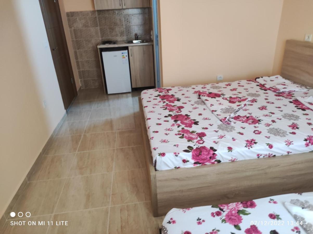Grandino Holiday Rooms&Apartments Ulcinj Exteriör bild