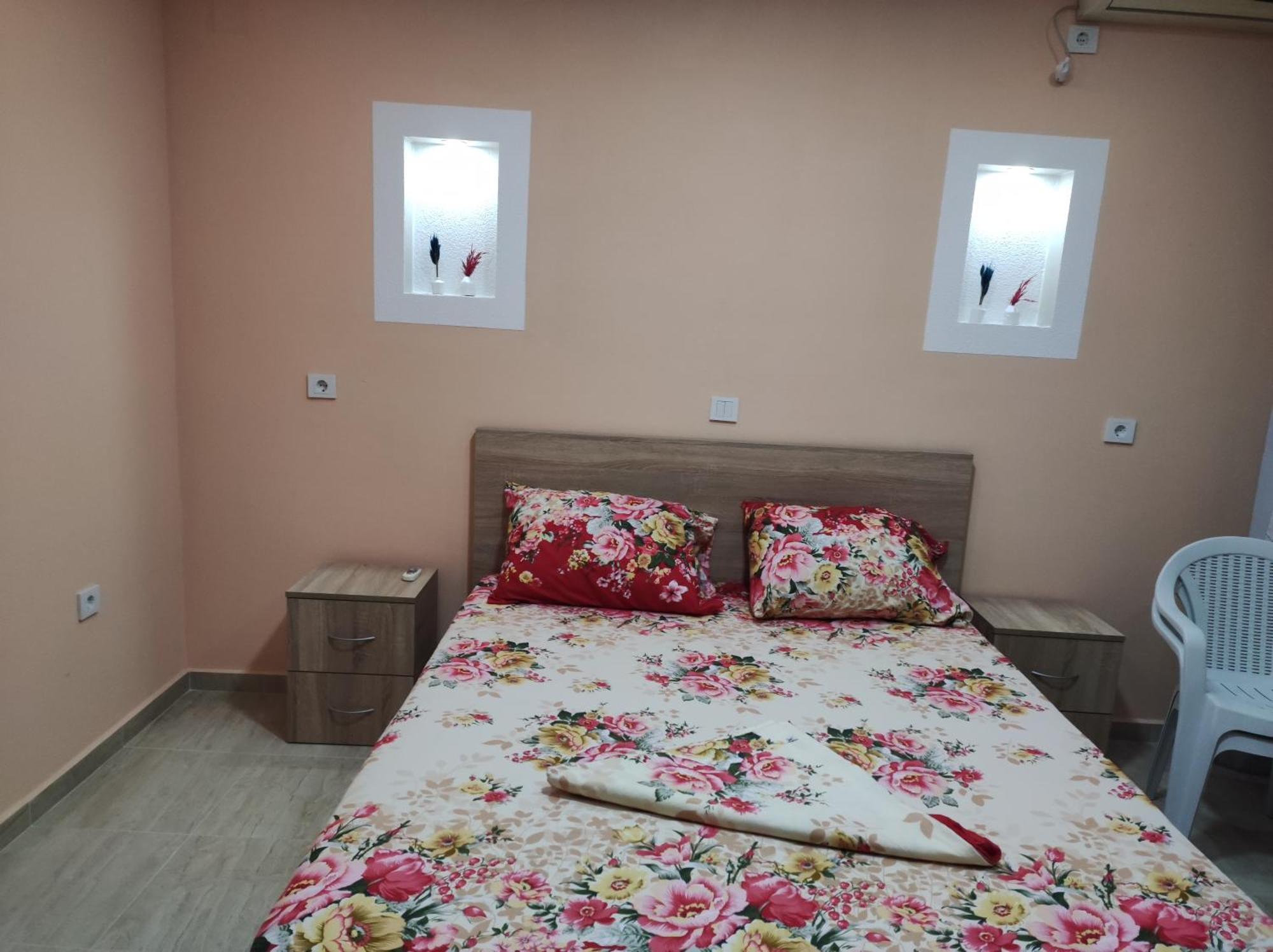 Grandino Holiday Rooms&Apartments Ulcinj Exteriör bild